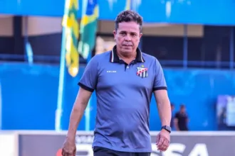 tecnico-evaristo-piza-projeta-confronto-que-pode-render-titulo-inedito-da-copa-centro-oeste-para-o-anapolis