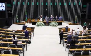 falta-pouco:-fim-da-escala-6×1-deve-ser-aprovado-na-camara-nas-proximas-horas