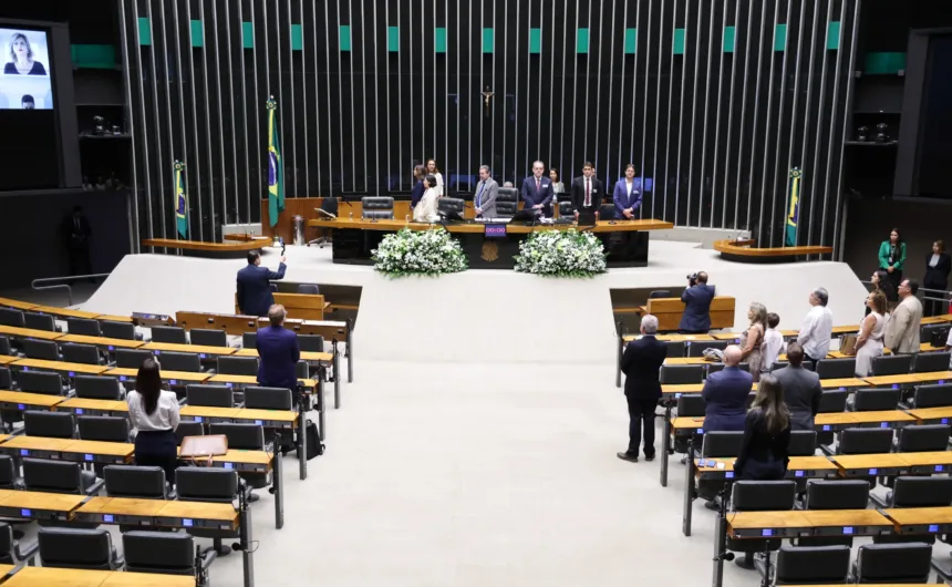 falta-pouco:-fim-da-escala-6×1-deve-ser-aprovado-na-camara-nas-proximas-horas