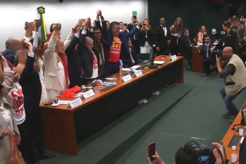 confira-quais-deputados-votaram-contra-o-fim-da-escala-6×1-na-camara