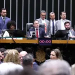 camara-aprova-fim-da-escala-6×1-e-estabelece-jornada-maxima-de-40-horas-semanais