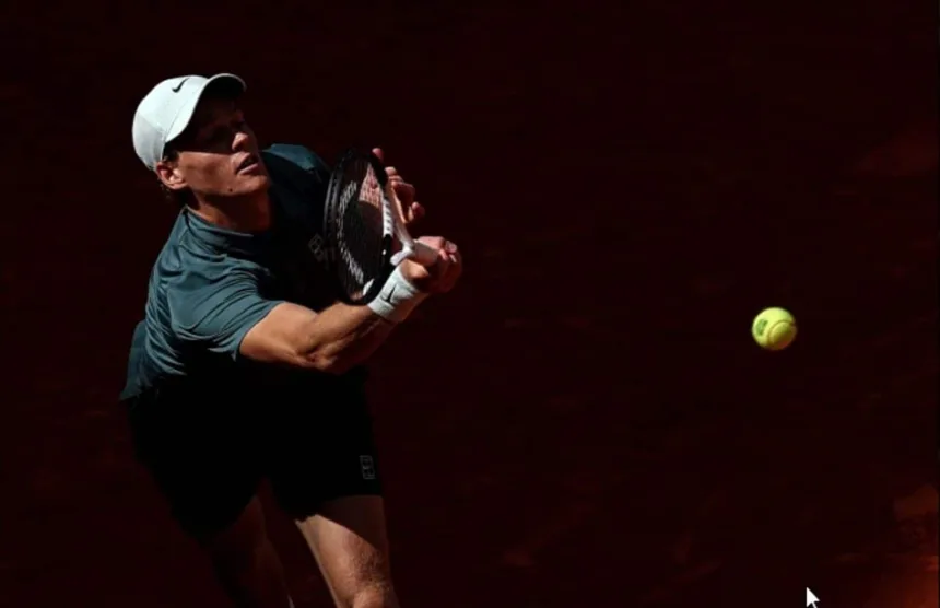 eliminacao-de-jannik-sinner-faz-roland-garros-ter-campeao-inedito-desde-a-temporada-de-2023