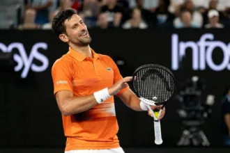 novak-djokovic-elogia-e-projeta-duelo-contra-joao-fonseca-em-roland-garros