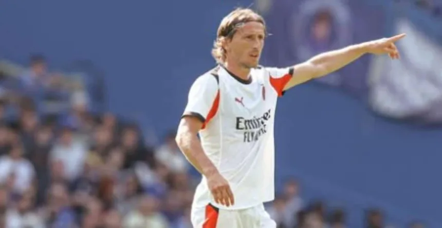 ibrahimovic-prioriza-permanencia-de-luka-modric-no-milan-para-temporada-2026-27-apos-fim-de-ciclo