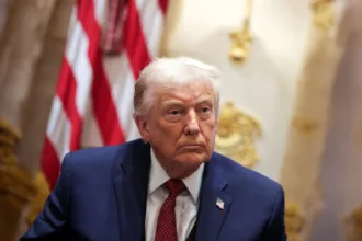 pressao-no-tesouro-dos-eua-busca-cedula-de-250-dolares-com-retrato-de-donald-trump-para-250-anos