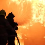 fogo-no-telhado-da-rock-city-mobiliza-bombeiros-em-nottingham-na-talbot-street