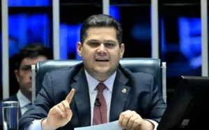 davi-alcolumbre-envia-pec-alternativa-a-6×1-para-ccj-do-senado-federal
