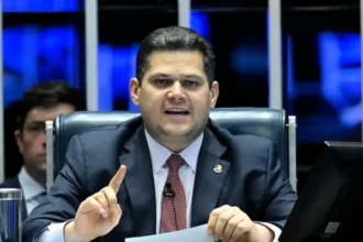 davi-alcolumbre-envia-pec-alternativa-a-6×1-para-ccj-do-senado-federal