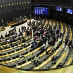 5×2:-camara-aprova-texto-base-de-pec-para-reduzir-jornada-a-40-horas-semanais-com-transicao-em-14-meses