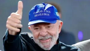 lula-celebra-avanco-do-fim-da-escala-6×1,-e-flavio-assina-proposta-alternativa