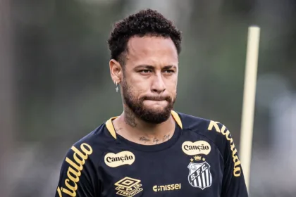 neymar-curte-foto-de-loira-no-instagram-e-depois-apaga-interacao;-saiba-quem-e