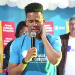fora-da-copa,-estevao-se-emociona-na-inauguracao-de-casa-de-apoio-em-homenagem-a-avo