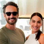 cora,-filha-de-rodrigo-santoro-e-mel-fronckowiak,-usa-papete-em-formato-de-dragao-na-espanha