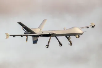 ataque-de-drone-russo-fere-2-em-predio-na-romenia-e-viola-espaco-aereo-da-otan