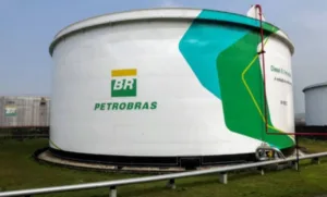 preco-da-gasolina-na-refinaria-sobe-1,5%-a-partir-de-sexta-feira-com-desconto-de-subvencao