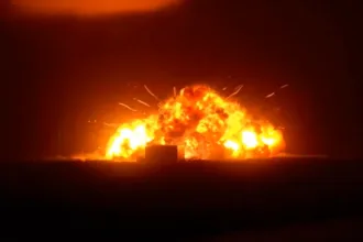 nave-da-blue-origin-explode-durante-teste-na-plataforma-de-lancamento