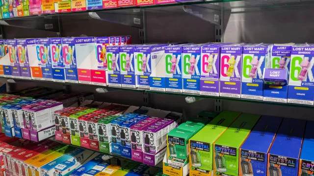 de-olho-nos-jovens,-industria-do-tabaco-tenta-liberar-aditivos-de-sabor-e-aroma,-alerta-inca