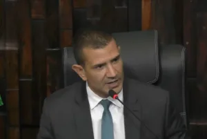 fux-rejeita-pedido-de-douglas-ruas-para-assumir-governo-interino-do-rj