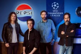 the-killers-se-apresenta-na-final-da-champions-league-entre-paris-saint-germain-e-arsenal