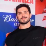 ator-igor-cosso-formaliza-uniao-com-bailarino-heron-leal-apos-seis-anos-de-namoro