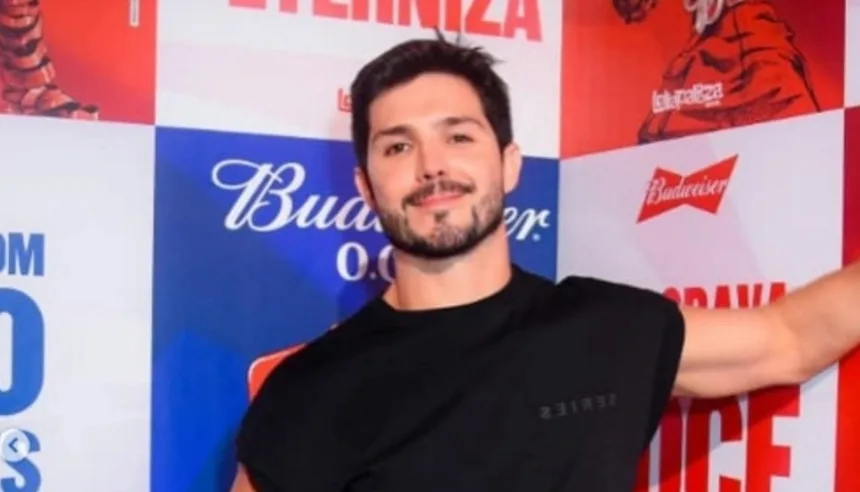 ator-igor-cosso-formaliza-uniao-com-bailarino-heron-leal-apos-seis-anos-de-namoro