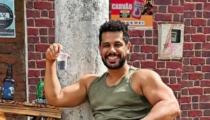 amaury-lorenzo-conquista-estabilidade-financeira-e-compra-casa-para-pais-apos-sucesso-em-novelas-da-globo