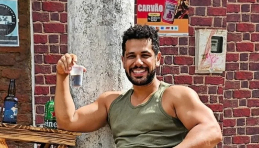amaury-lorenzo-conquista-estabilidade-financeira-e-compra-casa-para-pais-apos-sucesso-em-novelas-da-globo