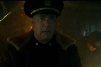 spielberg-tentou:-tom-hanks-rejeita-remake-do-classico-de-1950-“harvey”-por-considera-lo-impecavel