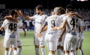 santos-x-vitoria-pelo-brasileirao-betano:-onde-assistir-ao-vivo-e-escalacoes-provaveis