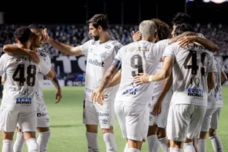 santos-x-vitoria-pelo-brasileirao-betano:-onde-assistir-ao-vivo-e-escalacoes-provaveis