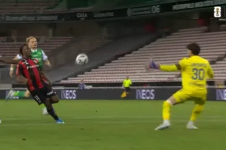 nice-vence-st.-etienne-por-4-a-1,-elye-wahi-marca-golaco-de-cavadinha-aos-90+10