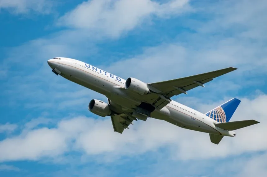 passageiro-tenta-invadir-cabine-de-comando-e-forca-desvio-de-voo-da-united-airlines-para-madison
