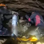 laos:-cinco-pessoas-resgatadas-de-caverna-inundada-apos-dez-dias;-dois-permanecem-desaparecidos