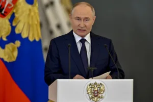 presidente-putin-nega-ameacas-a-europa-apos-queda-de-drone-na-romenia;-moscou-sugere-origem-ucraniana