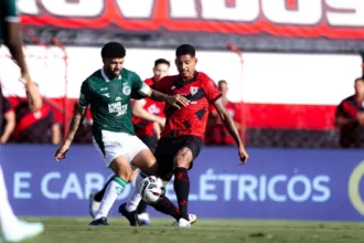 com-gols-no-segundo-tempo,-atletico-e-goias-empatam-classico-no-accioly