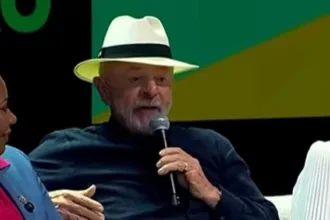 lula-lanca-tela-brasil-e-exalta-papel-da-cultura:-“tenho-uma-patria”