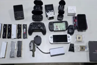 funcionarios-de-transportadora-sao-presos-apos-furtar-videogames-em-goiania