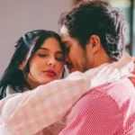 ana-castela-posta-foto-agarrada-em-homem-misterioso-e-movimenta-fas-nas-redes