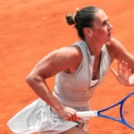 marta-kostyuk-supera-iga-swiatek-por-2-sets-a-0-no-french-open-e-atinge-quartas-de-final-em-roland-garros