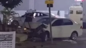 motorista-e-preso-apos-bater-em-carro-e-invadir-posto-em-goiania