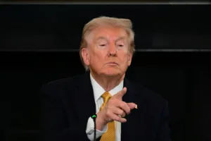 trump-devolve-proposta-de-acordo-ao-ira-com-exigencias-mais-duras-e-prolonga-negociacoes-–-o-globo