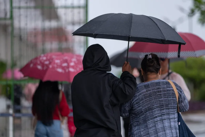 inmet-emite-alerta-para-chuvas-intensas-em-mais-de-80-cidades-da-bahia