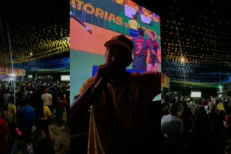 nao-deu-ninguem?-festa-de-rua-no-garavelo-para-assistir-ao-brasil-supera-expectativas:-“nao-imaginamos-que-viria-tanta-gente”