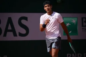 goiano-luis-augusto-miguel-estreia-com-vitoria-em-roland-garros-junior
