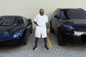 video:-mulher-joga-pedras-e-quebra-ferrari-e-mclaren-de-r$-5-milhoes-de-orochi