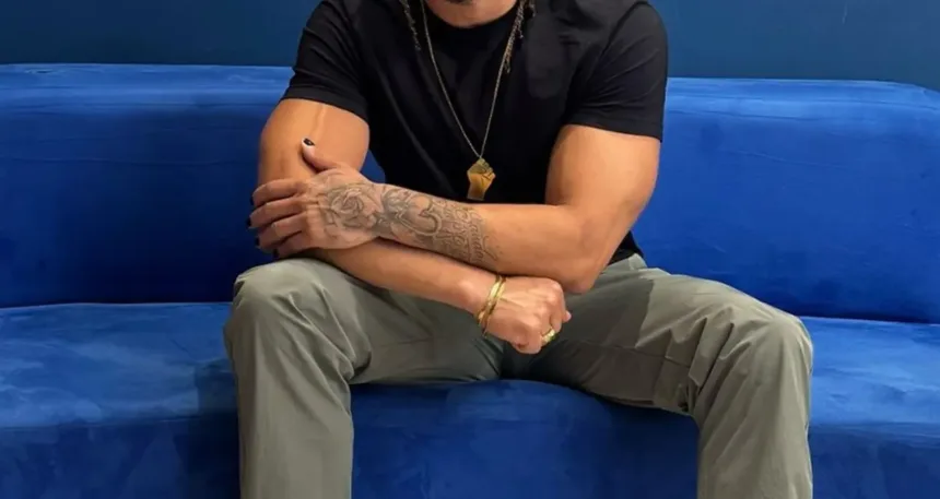 ex-bbb-aposta-no-privacy-e-grava-cena-de-sexo-gay;-veja-quem-e