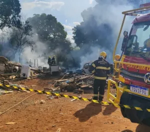 incendio-atinge-vegetacao-e-se-alastra-para-empresa-de-reciclagem-em-luziania