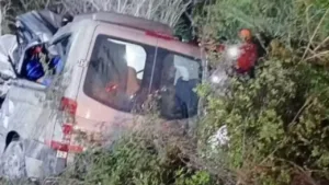 acidente-na-br-116-deixa-16-mortos-de-uma-familia-em-santa-terezinha-na-bahia