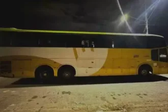 acidente-fatal-em-belo-horizonte:-torcedor-do-cruzeiro,-de-20-anos,-morre-ao-cair-de-onibus-apos-jogo