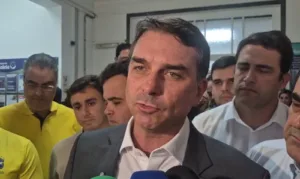 dark-horse:-base-ataca-e-oposicao-desvincula-flavio-de-operacao-contra-produtora